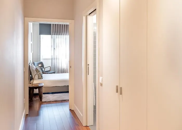 Viva Aliados Spacious & Bright Flat *